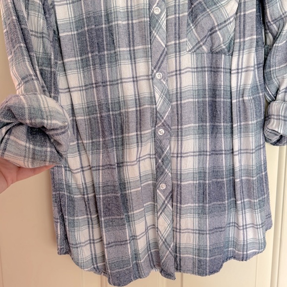 Rails button up! Size medium. Perfect condition! - Picture 4 of 4